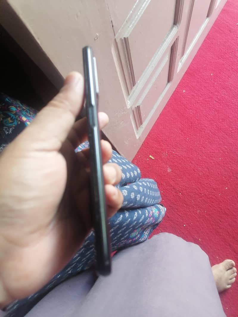 OPPO A76 1