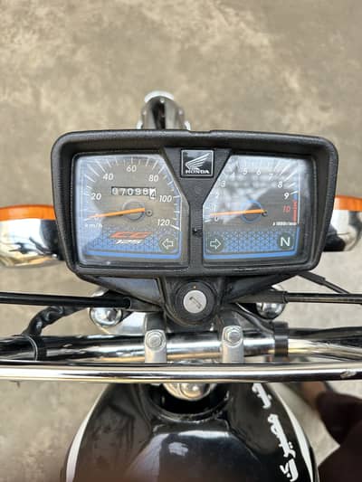 Cg 125 2025 model Black colour