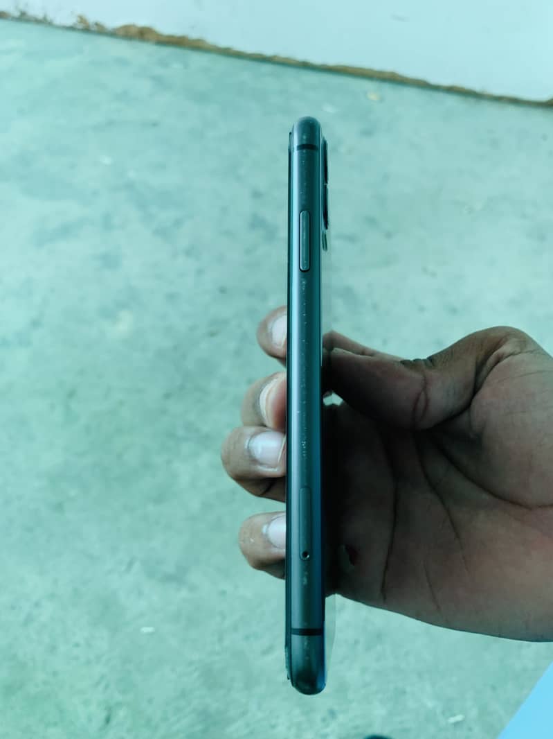 Apple iPhone 11 0