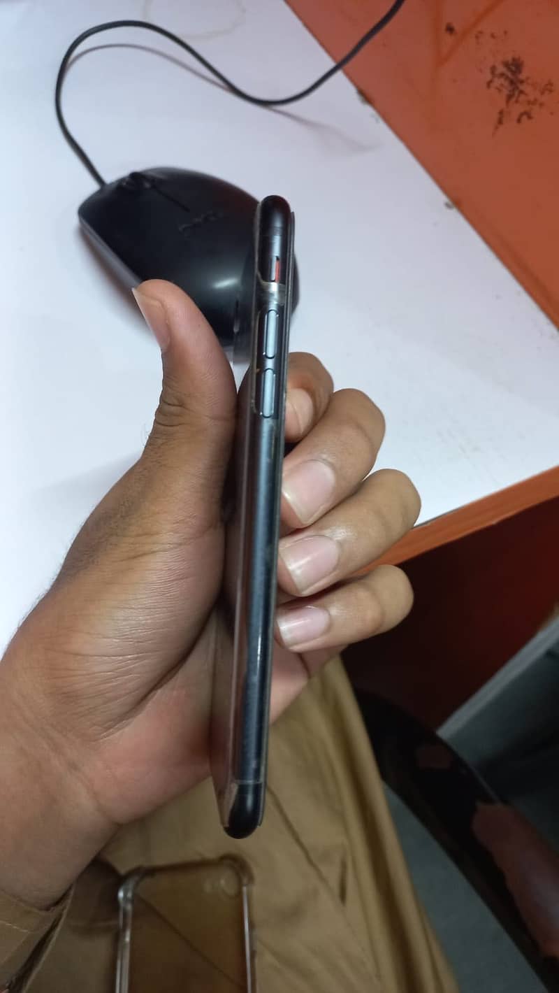 Apple iPhone SE2030 0