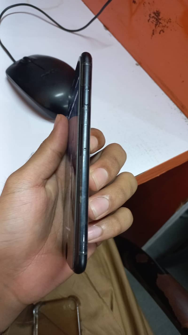 Apple iPhone SE2030 3