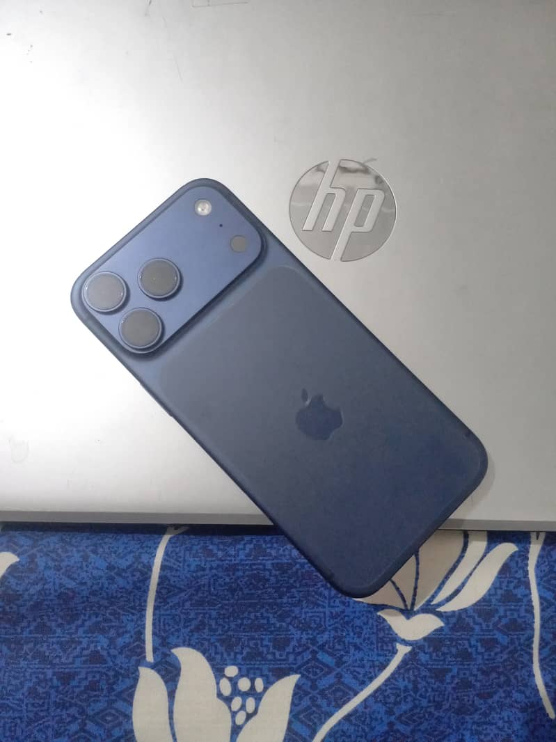 Apple iPhone 17 Pro Max 2