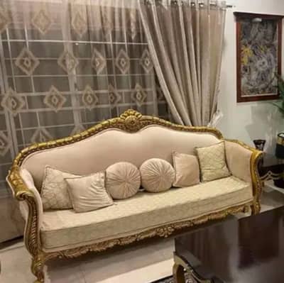 7 seaters sofa with Table