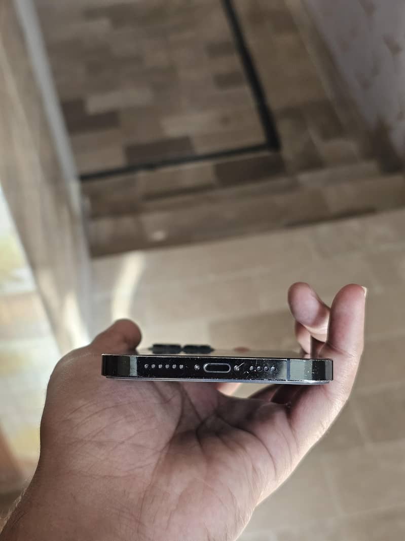 Apple iPhone 12 Pro Max 3