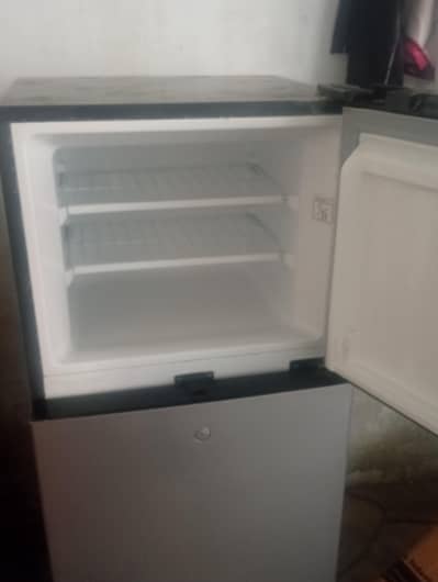 dawlane fridge freezer small size