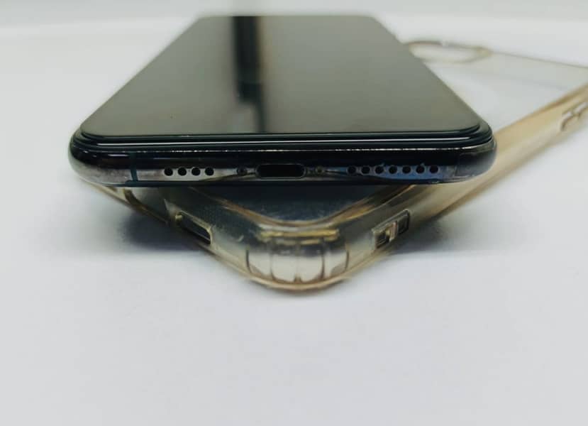 Apple iPhone 11 Pro Max 3