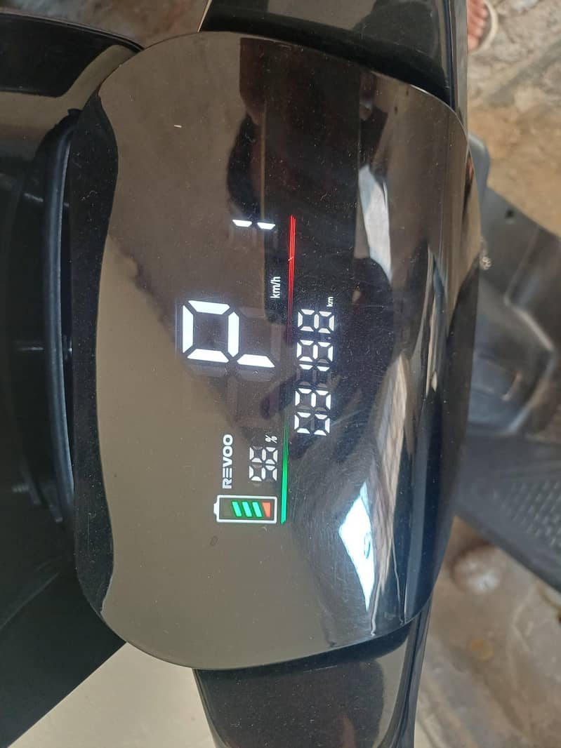 REVOO A12 0