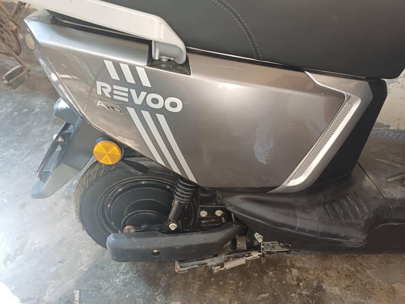 REVOO A12 3