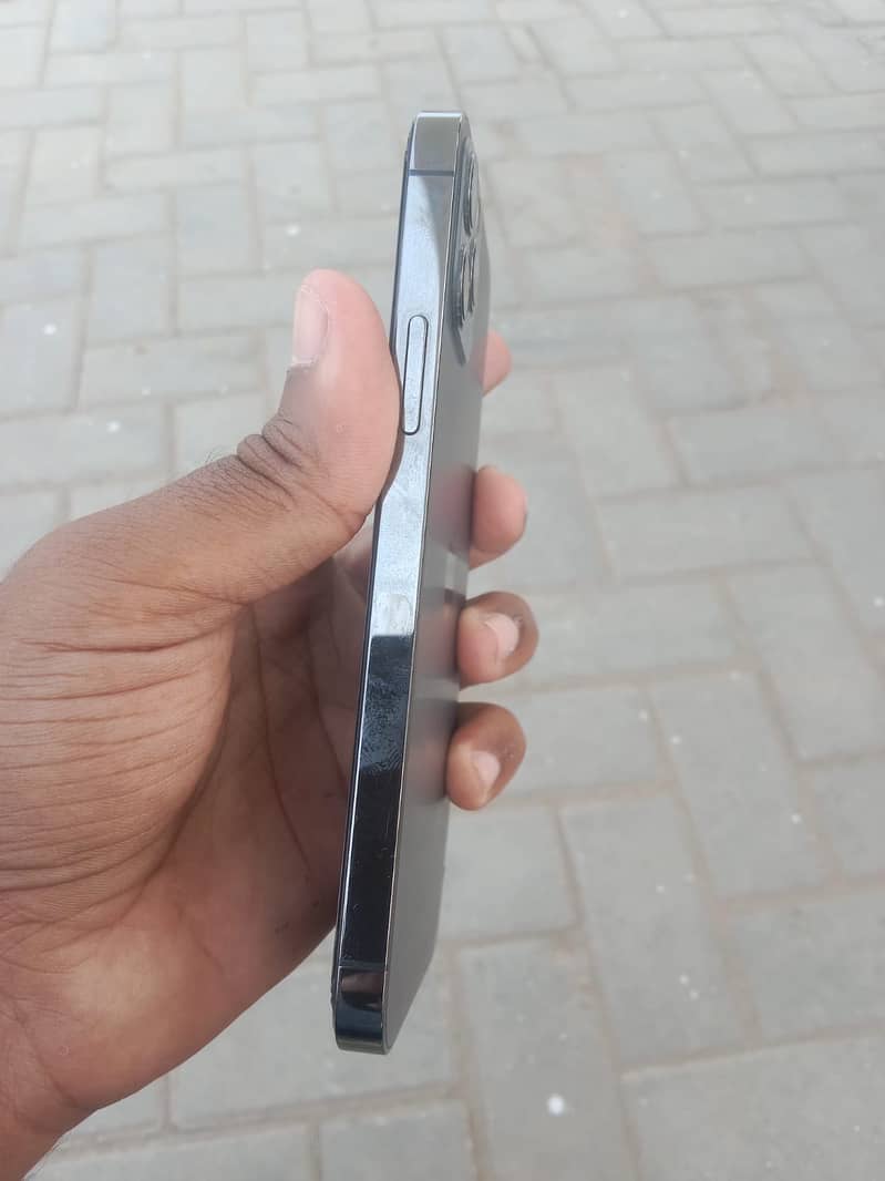 Apple iPhone 12 Pro 2