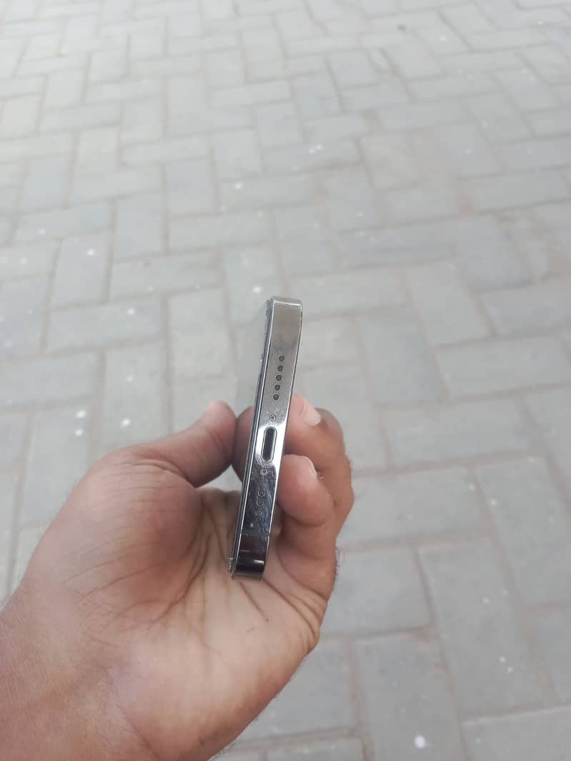 Apple iPhone 12 Pro 4
