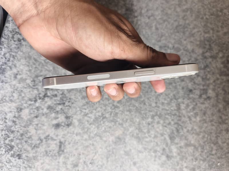 Apple iPhone 13 3