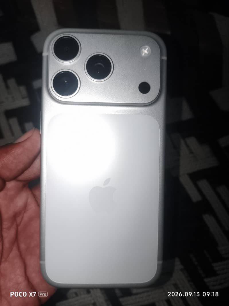 Apple iPhone 17 Pro 6