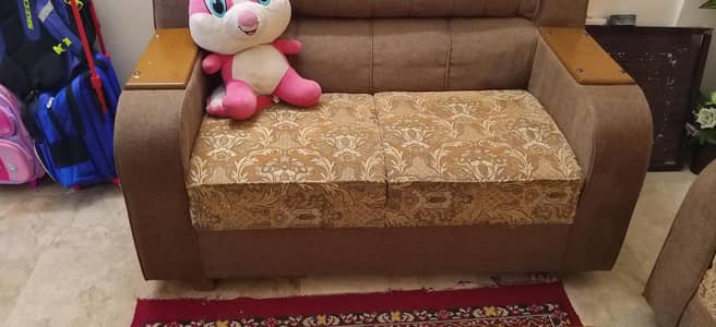 6 seater sofa good very good condition . 03029233128 03148196006 whats
