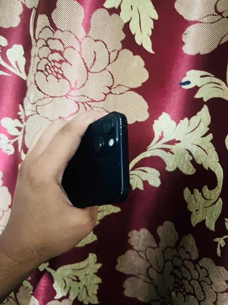 Apple iPhone 13 1