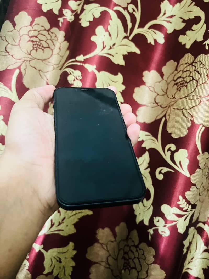 Apple iPhone 13 2
