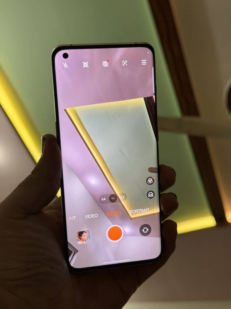 One Plus 10 Pro 4