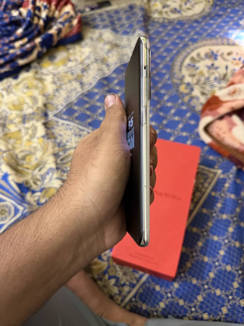 One Plus 10 Pro 11