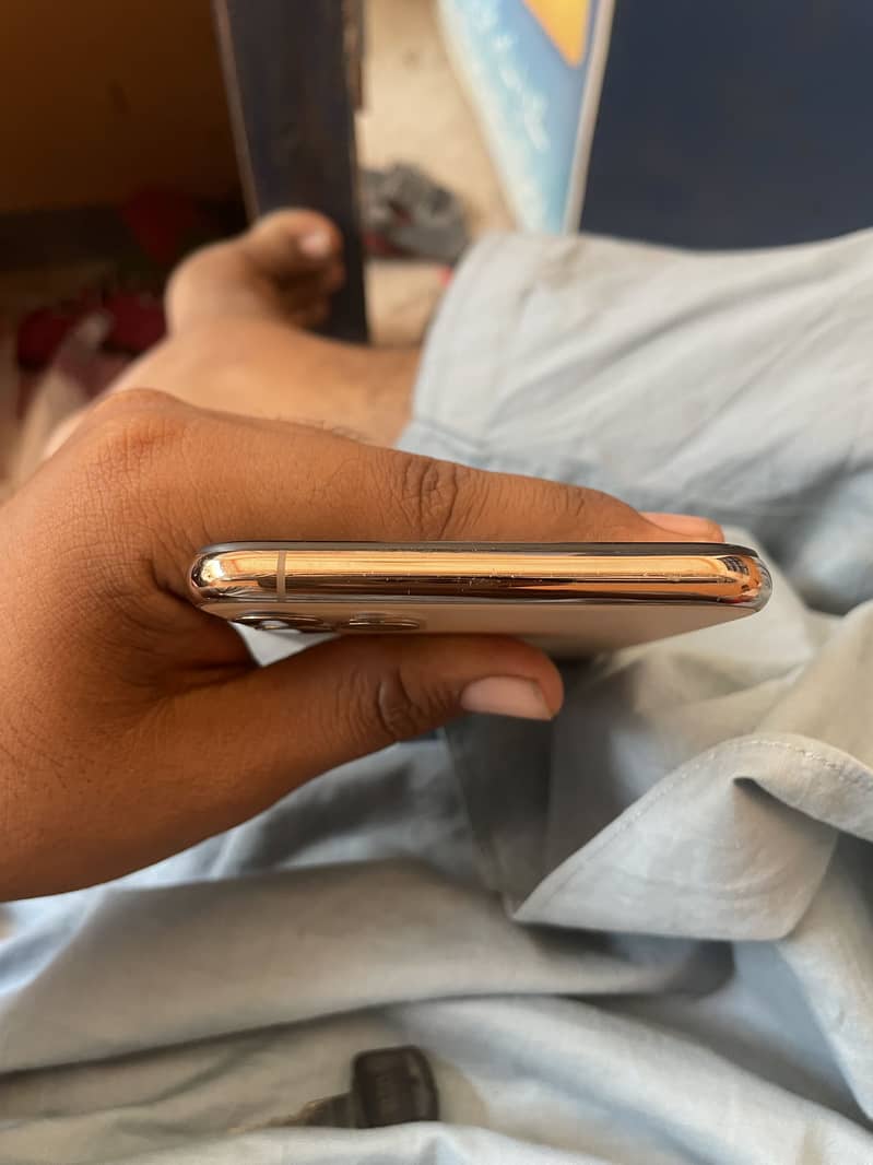Apple iPhone 11 Pro Max 1