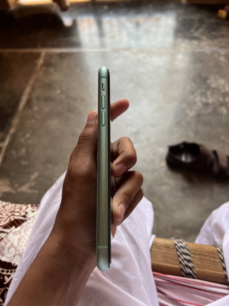 Apple iPhone 11 5