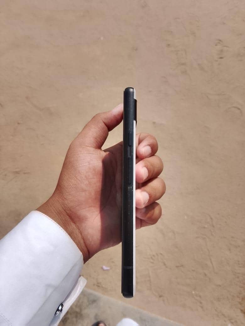 Google Pixel 6a 5