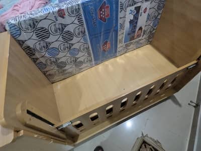 Solid Heavy Baby Cot/Baby Crib with changer