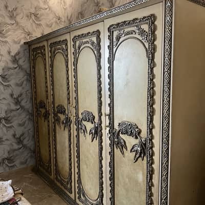 1 kind size bed 1 site table 4 almera