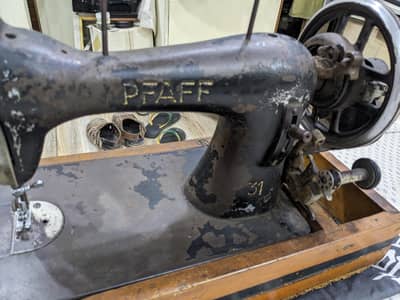 old PFAFF sewing machine model |German