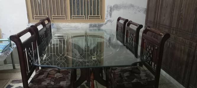 Dining table with six chaires 12mm top glass