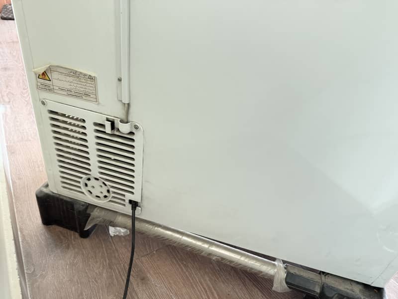 SINGLE DOOR DEEP FREEZER 1
