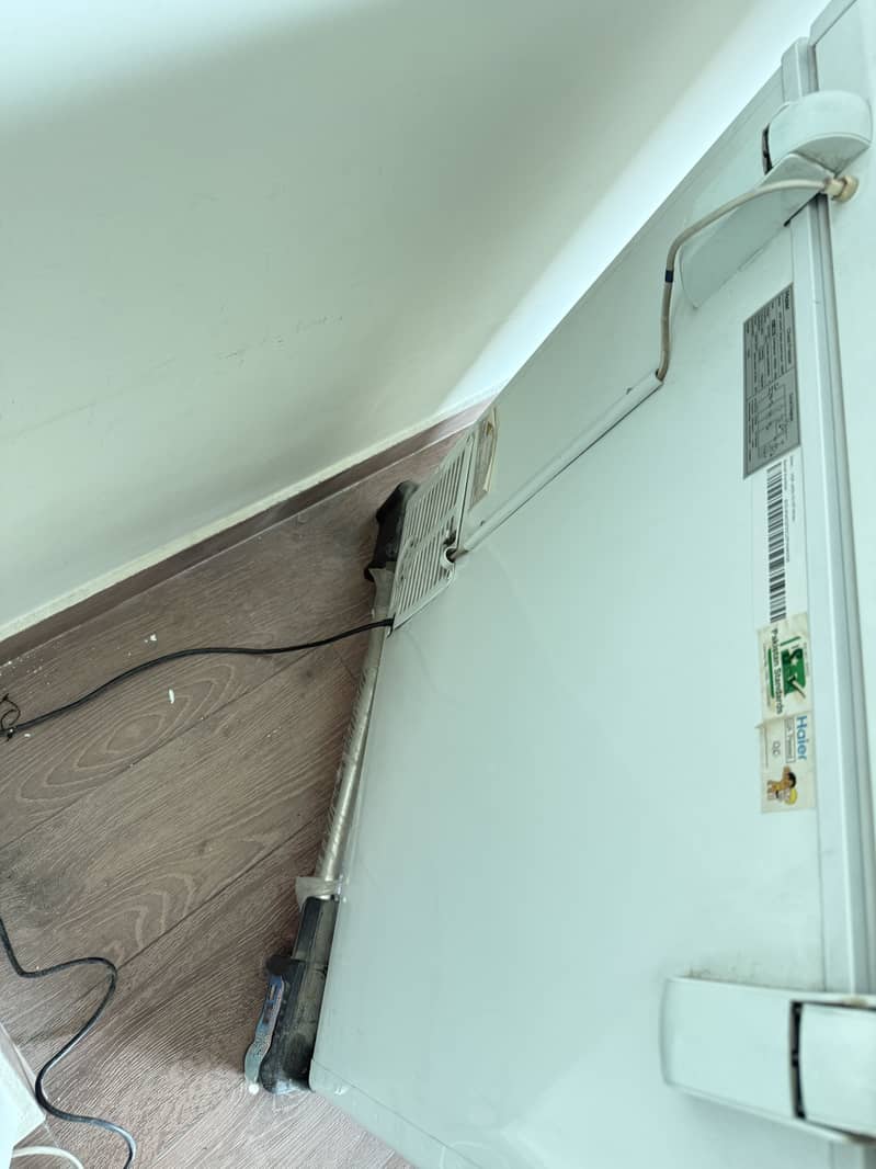 SINGLE DOOR DEEP FREEZER 2