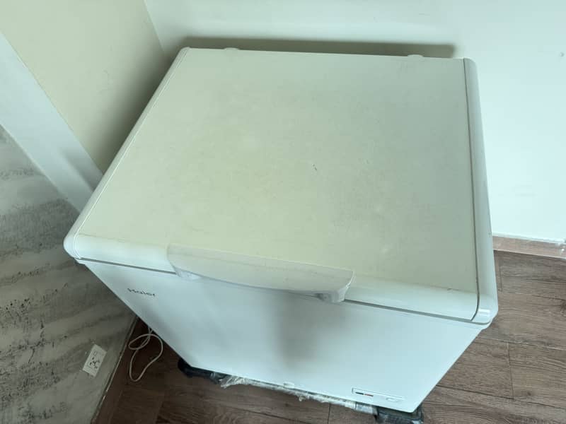 SINGLE DOOR DEEP FREEZER 4
