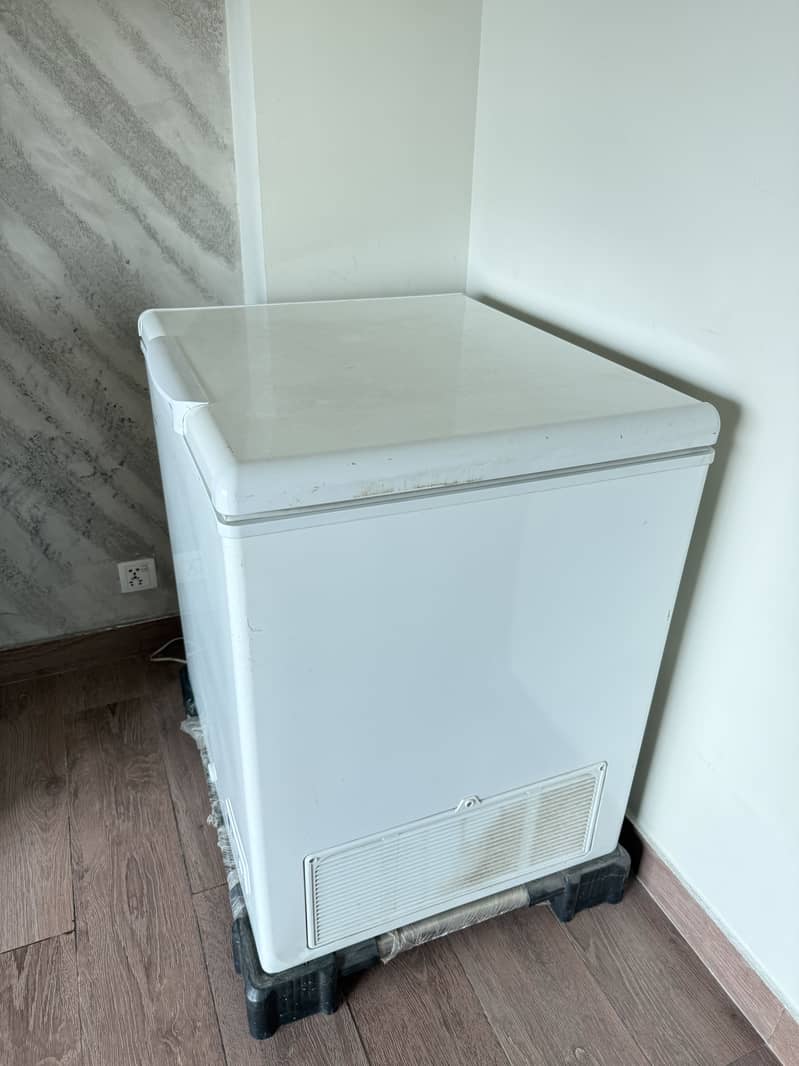 SINGLE DOOR DEEP FREEZER 7