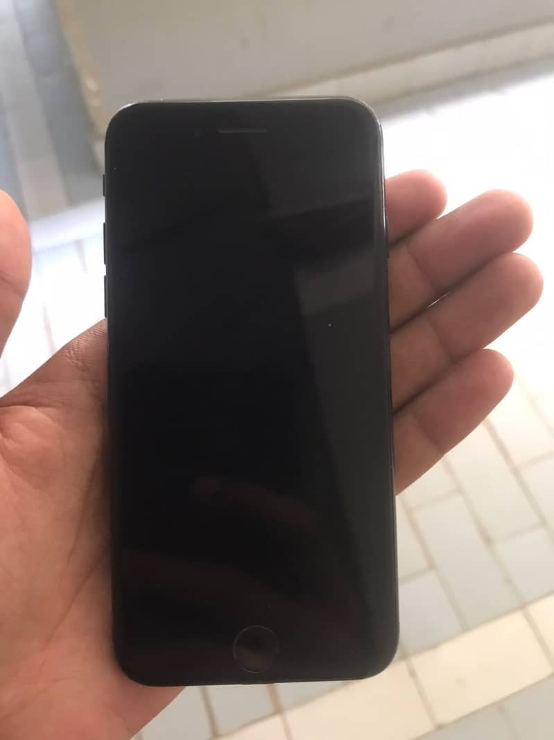 Apple IPhone 7 2