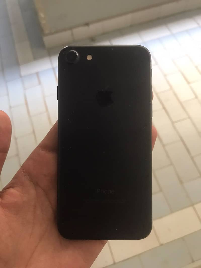 Apple IPhone 7 3