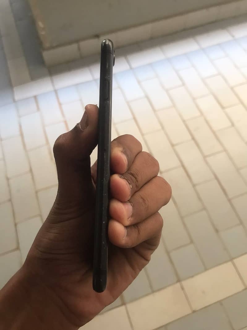 Apple IPhone 7 5