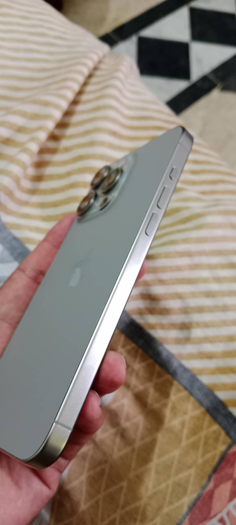 Apple iPhone 15 Pro Max 1