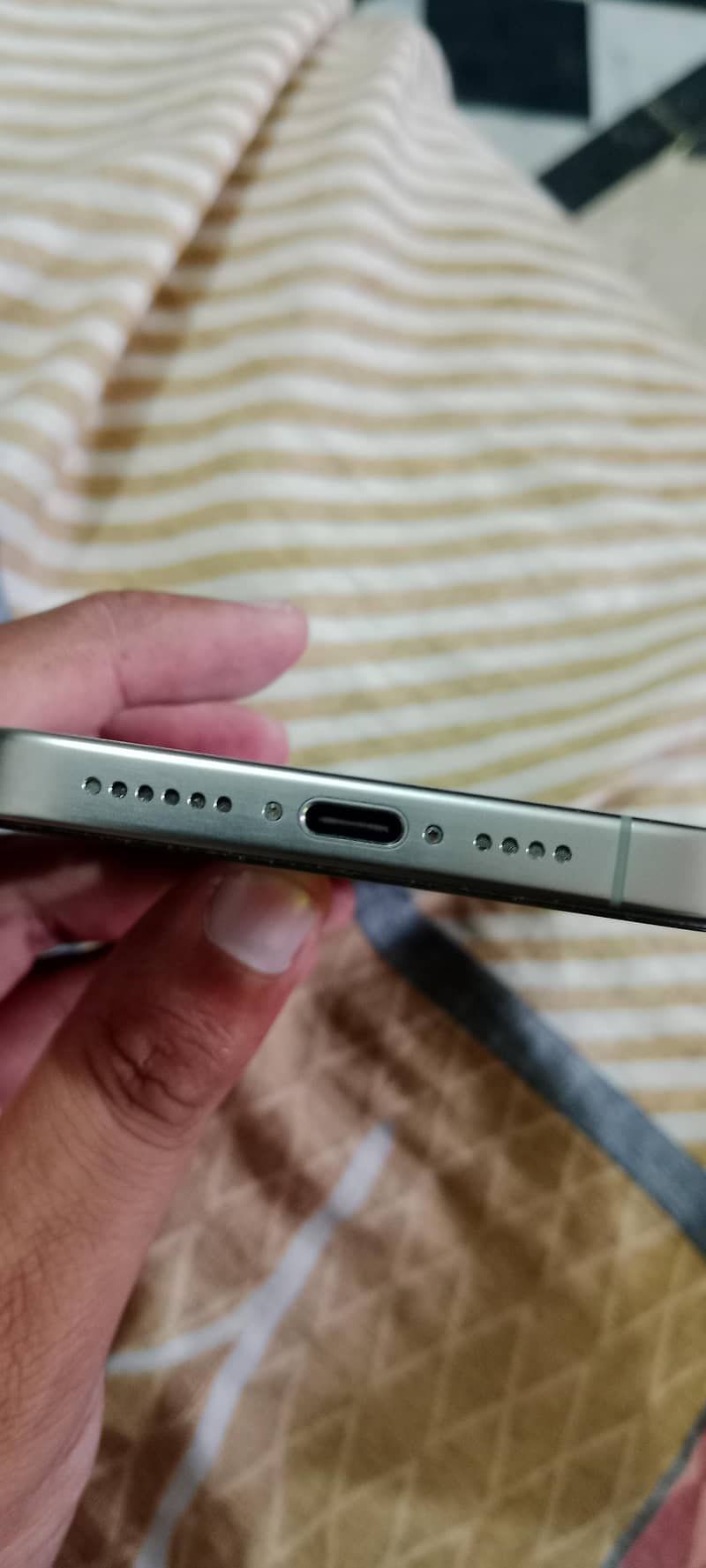 Apple iPhone 15 Pro Max 2