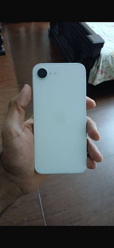 Apple iPhone 16e