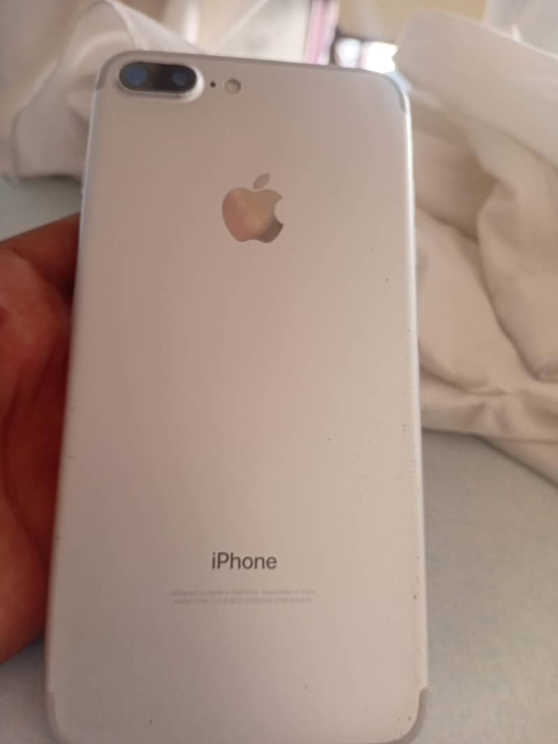 Apple iPhone 7 Plus 1