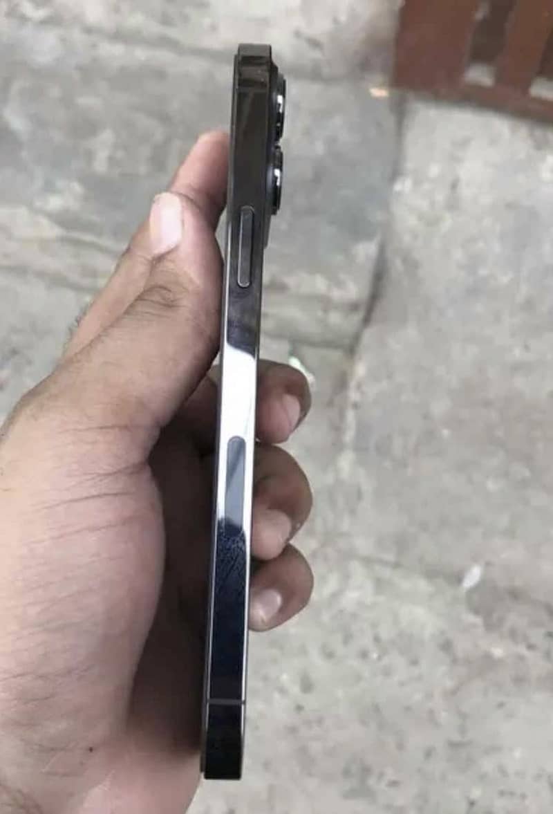 Apple iPhone 13 Pro 2