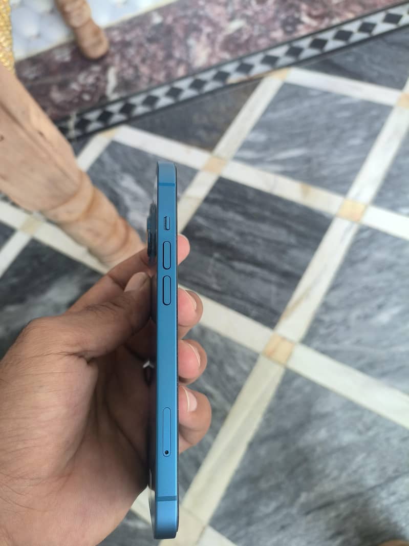 Apple iPhone 13 1