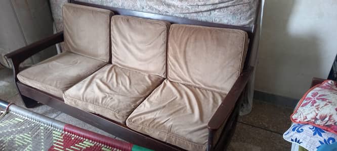 sofa in good condition