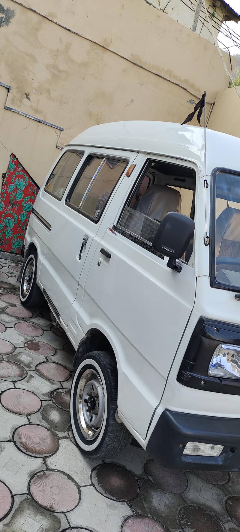 Suzuki Bolan 2011 11