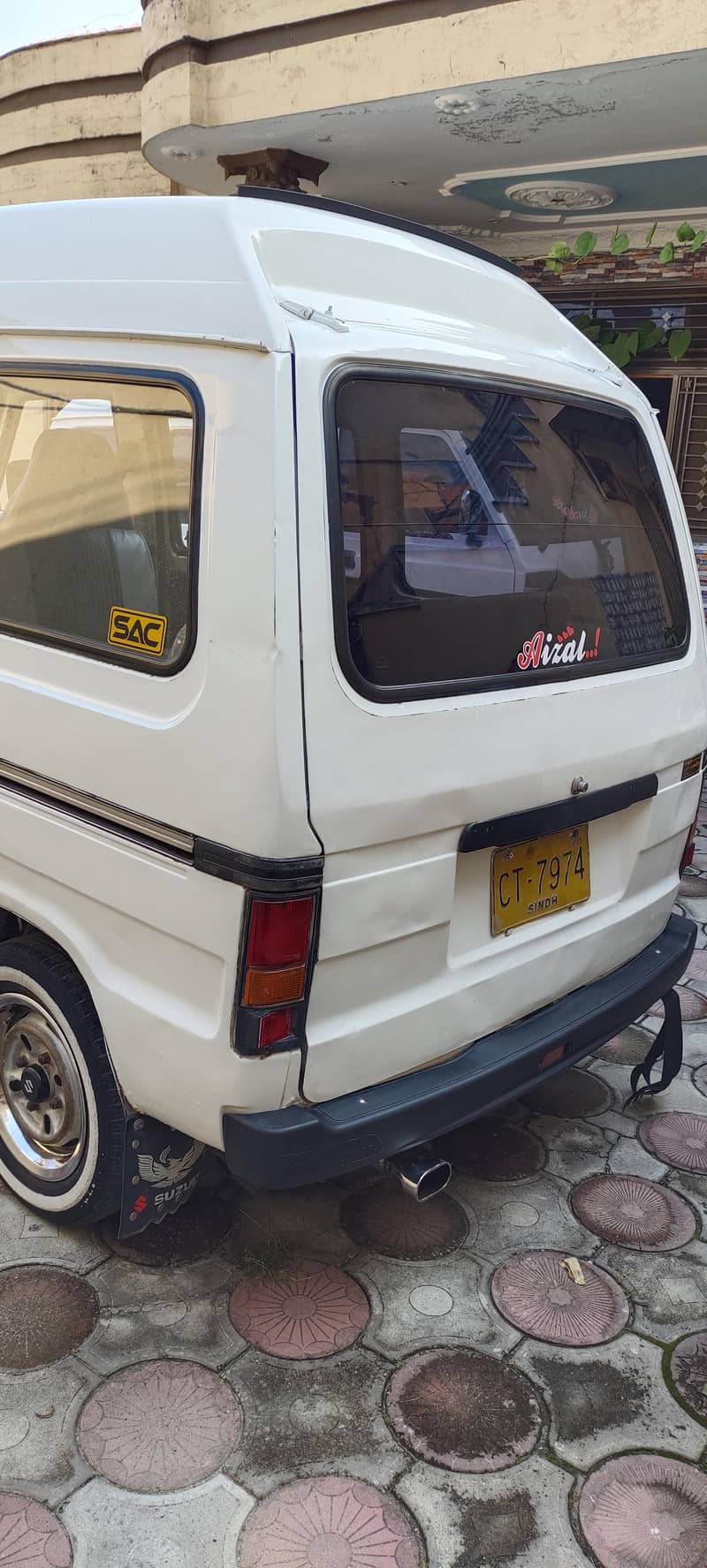 Suzuki Bolan 2011 14