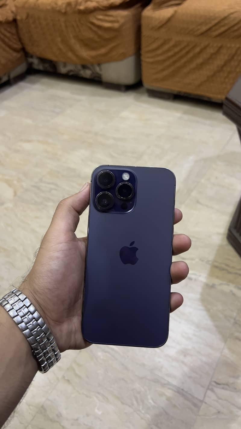 Apple iPhone 14 Pro Max 0