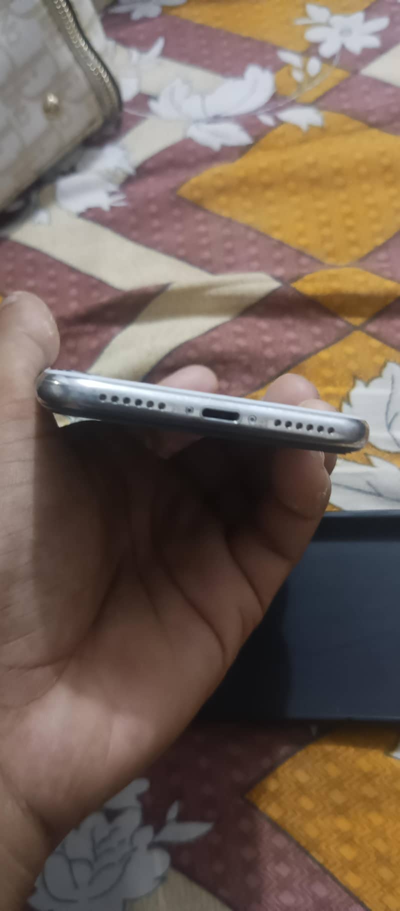 Apple iPhone X 4