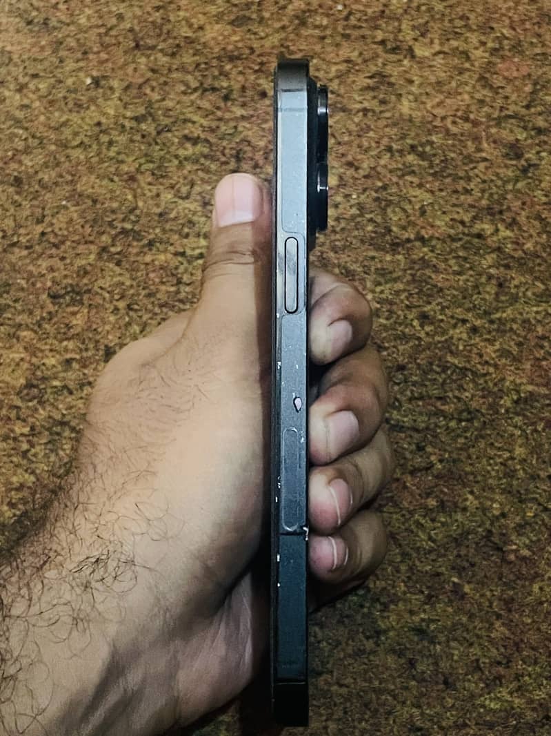 Apple iPhone 14 Pro Max 9