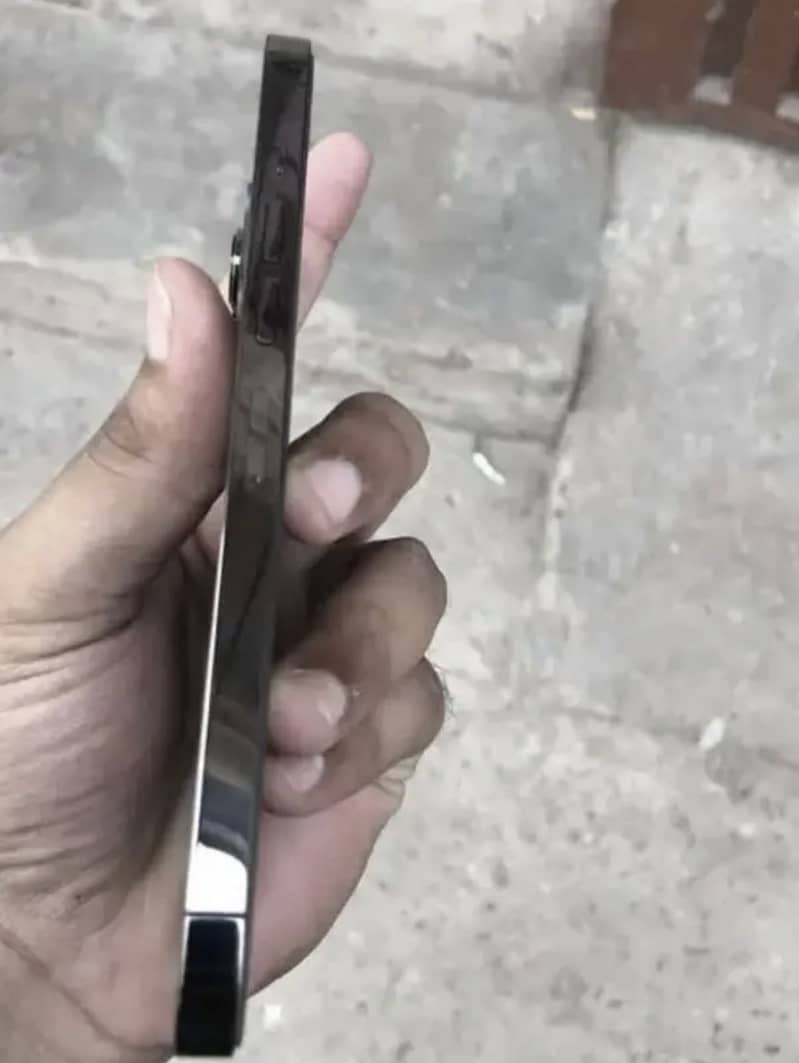 iPhone 13 Pro sim locked 3
