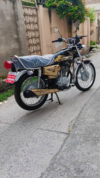 Honda 125 gold edition