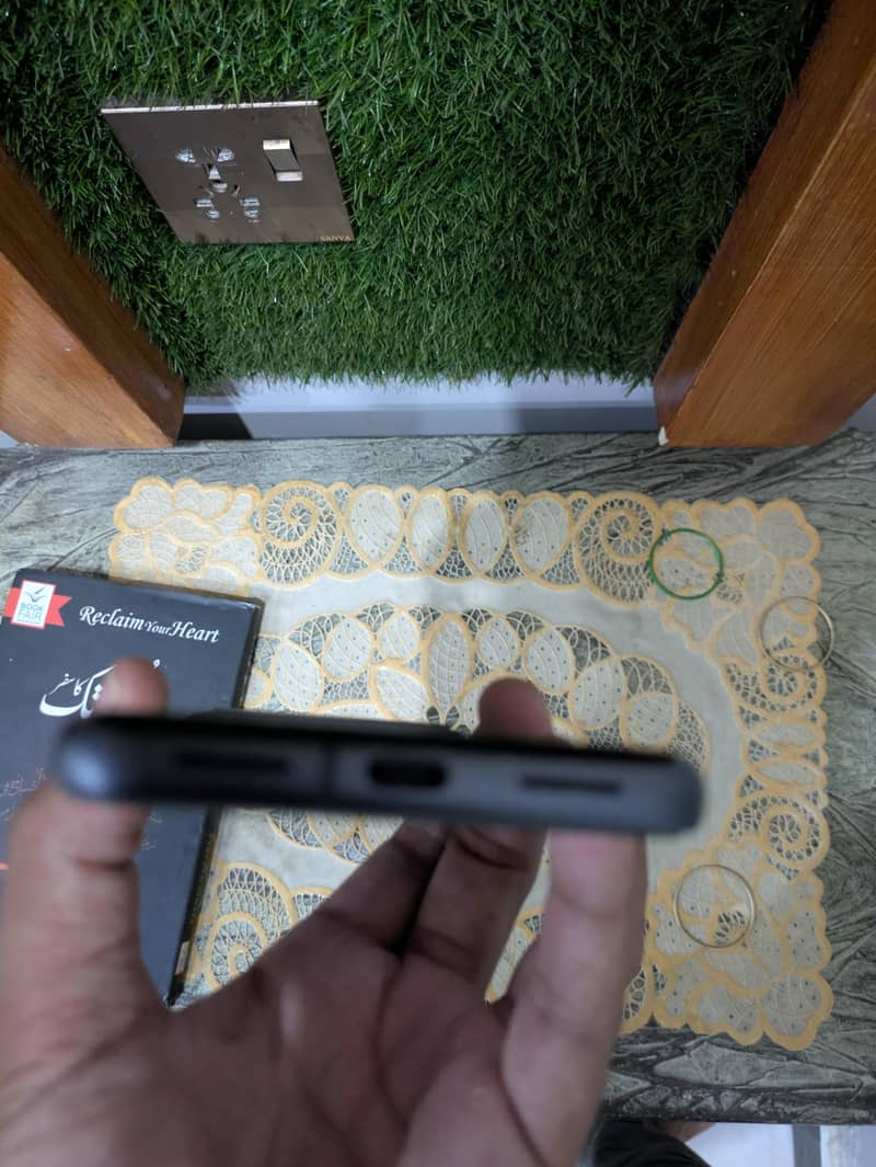 Google Pixel 8 5